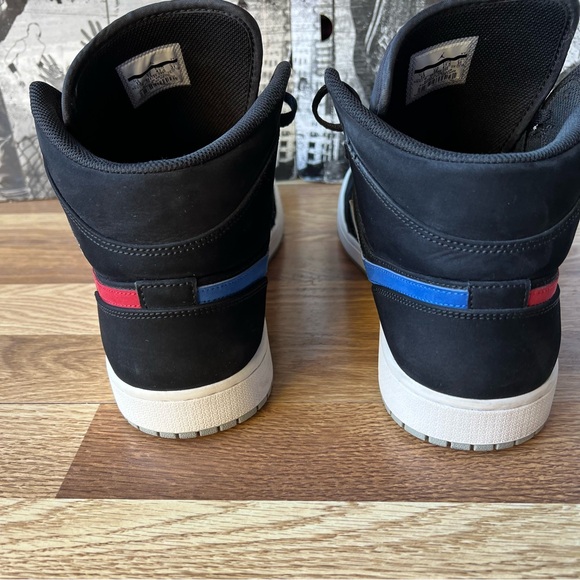 2018 AirJordan 1 mid Multicolor Sneakers 554724-065 - Picture 11 of 14